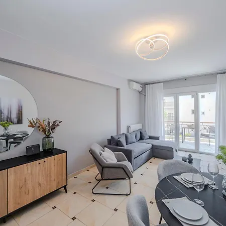 P Deluxe A3 * Nea Michaniona