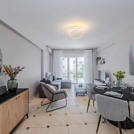 P Deluxe A3 * Nea Michaniona
