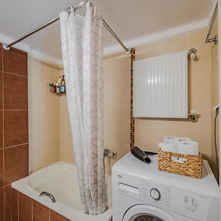 P Deluxe A3 * Nea Michaniona