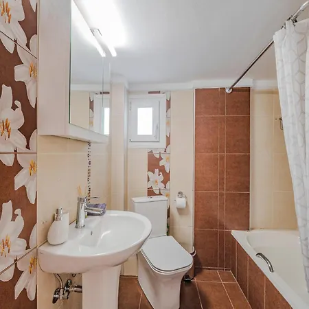 P Deluxe A3 * Nea Michaniona